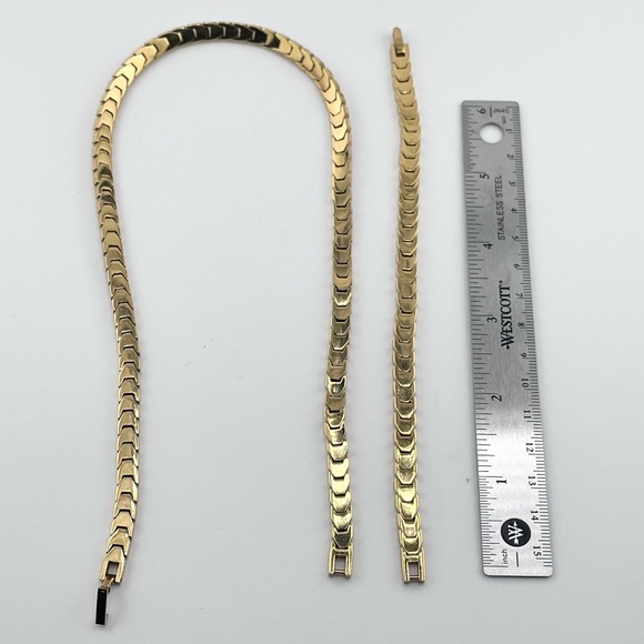 GOLD plated flat chain necklace & bracelet set - Picture 3 of 3